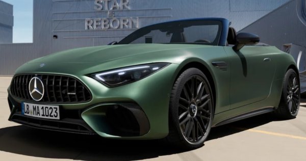 Гамата на Mercedes-AMG SL има три версии: SL 43, SL 55 и SL 63.  Разликата, освен в цените, се дължи на по-мощен двигател и надстройки като хедс-ъп дисплей, управление на четирите колела и диференциал с ограничено приплъзване. Под капака на SL 63 Roadster мърка 4,0-литров V8 с двойно турбокомпресор с 577 к.с. Той върви с деветстепенна автоматична трансмисия, задвижваща и четирите колела и позволяваща на SL 63 Roadster да ускори почти до стотака за 3,5 секунди. 

Mercedes-AMG наскоро представи по-мощен SL 63 E Performance Roadster с допълнителен електрически мотор. Тази версия разполага с 805 к.с. Това го прави най-мощният SL, ускоряващ от 0 до 96,56 км/ч за 2,8 секунди.